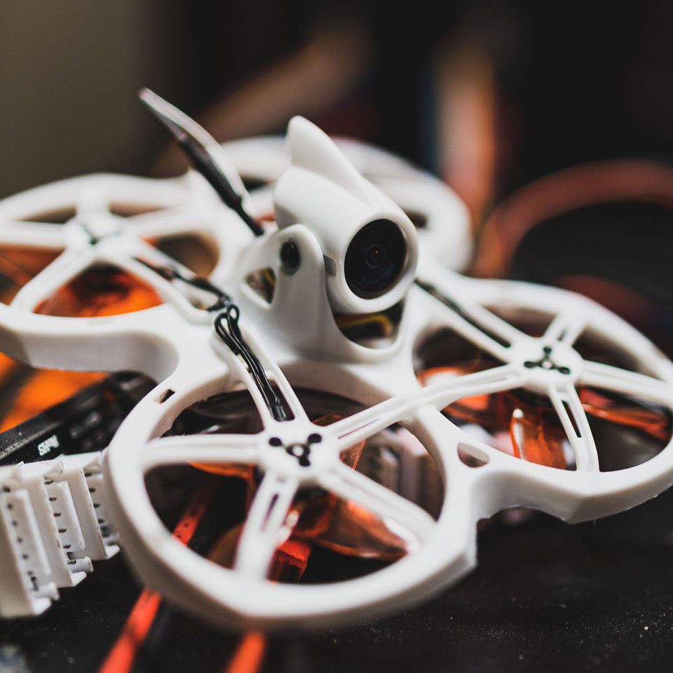 Emax Tinyhawk II 2 RTF FPV Rac - Eachine Drone E010 reseña y precio